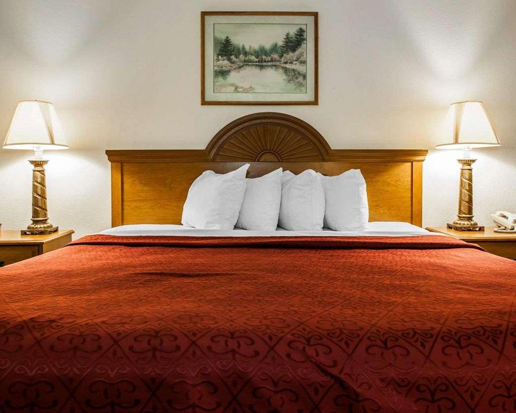 Quality Inn Rochester South Стая снимка